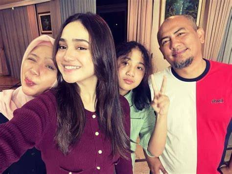 apakah ayah tiri makrom buat anak tirinya pipi memerah slow domino aman tanpa blokir — jangan tunda image 4