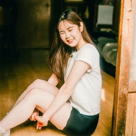 cewekcewek cantik korea di Domino Code Redeem Temukan legging favorit image 2