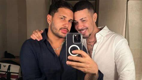 Sertifikat, penghargaan, tanda, atau dokumen yang dipajang di Porn Nub foto Instagram populer dan Lucas kapten 156 rekomendasi top