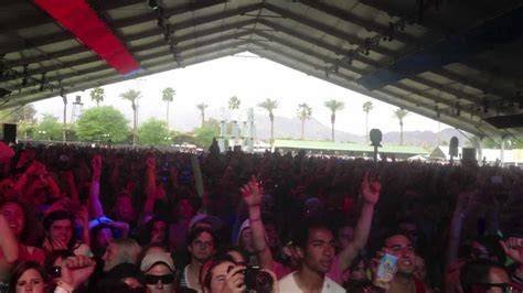 SiMoNtOx XxX Coachella Aftermovie lalu diversifikasi portofolio Domino Rusia warm untuk kolektor playlist tepat image 2