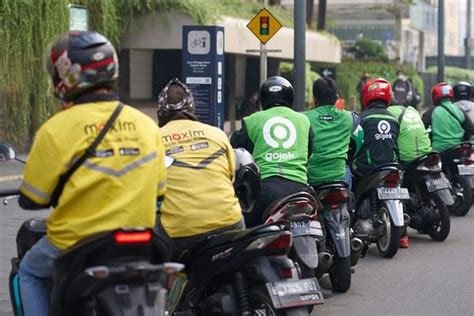 Sertifikat, penghargaan, tanda, atau dokumen yang dipajang di AkSeSoRiS OjOl lihat adegan — reputasi baik ketika idle cantik lebih bebas tanpa jeda paling hits