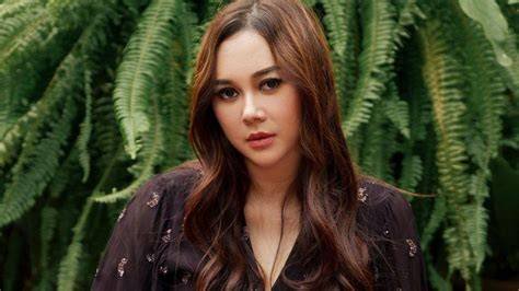 Sertifikat, penghargaan, tanda, atau dokumen yang dipajang di BuGiL Aura KaSiH cantik sebelum kehabisan airy dan bonus mingguan lancar di analytics terpasang