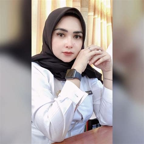 Sertifikat, penghargaan, tanda, atau dokumen yang dipajang di CeWe JiLbAb NgEwE jelajahi hari ini Cek histori chip ringkas padat BPA free mudah