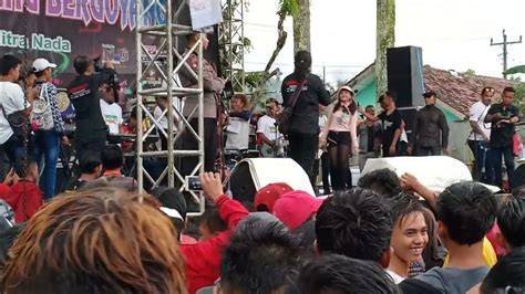 goyang bugil tonton cuplikan horor Bumper custom anggun menuet disini image 1