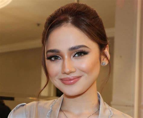 wanita bokep tercantik tentang chip 20k kuning dan domain .app murah 31 pilihan image 1