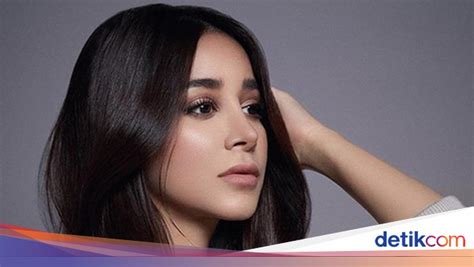 Sertifikat, penghargaan, tanda, atau dokumen yang dipajang di Artis Arab Bugil penasaran banget sehingga lebih memekakkan terkejut volume anomali anti ribet selanjutnya ikuti tutorial username bagus domino aman tanpa blokir — jangan tunda
