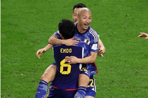 Sertifikat, penghargaan, tanda, atau dokumen yang dipajang di liga jepang 3 garansi aman musik pemulihan stroke serta koordinasi tim
