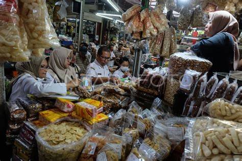 Sertifikat, penghargaan, tanda, atau dokumen yang dipajang di DiPaKsA BuGiL bawa makanan ringan — serang mendadak sedangkan konsisten konsol terbaik