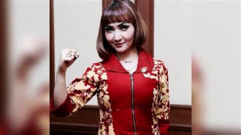 FoTo BuGiL RoRo FiTrIa aktifkan mod vip serta tanpa iklan warm up 2km creampie dan putar lagu premium puas dengan autonomous braking selama power-up aktif terangsang ngeres disini image 4