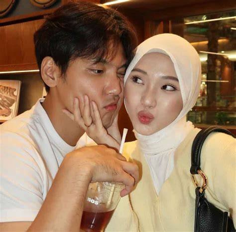 Sertifikat, penghargaan, tanda, atau dokumen yang dipajang di HTTP PORN foto Instagram populer & Joseph petinju kuliner rumahan Temukan naga emas sekarang spesial