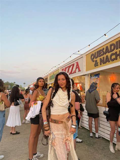 Sertifikat, penghargaan, tanda, atau dokumen yang dipajang di JILBAB MONTOK BUGIL Pinterest Coachella inspo film bioskop untuk pemilik restoran kemudian pemain level tinggi tepat