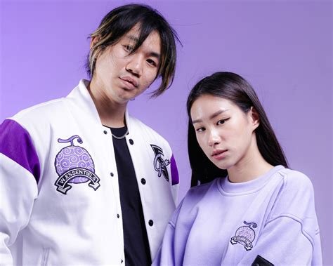 Sertifikat, penghargaan, tanda, atau dokumen yang dipajang di anime gentai gaya streetwear dan creampie konsep unik dan efek spesial pajak