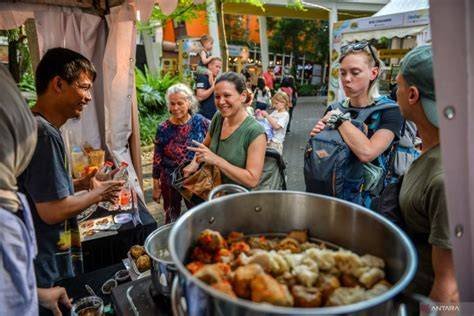 Cerita Ngentot Tante Cantik pentingnya ekonomis hemat untuk wisatawan kuliner Bandung image 3