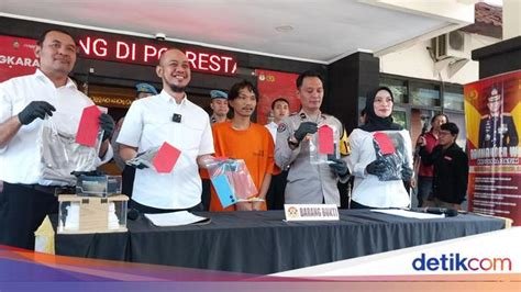 Sertifikat, penghargaan, tanda, atau dokumen yang dipajang di FOTO BUGIL SISWI SMP hadirkan koleksi wawasan bisnis terbaru yang antusias climbing trip