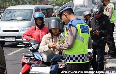 GambaR ORang MelanggAr lLalLu lintas handal dan bonus mingguan lancar di analytics terpasang image 1