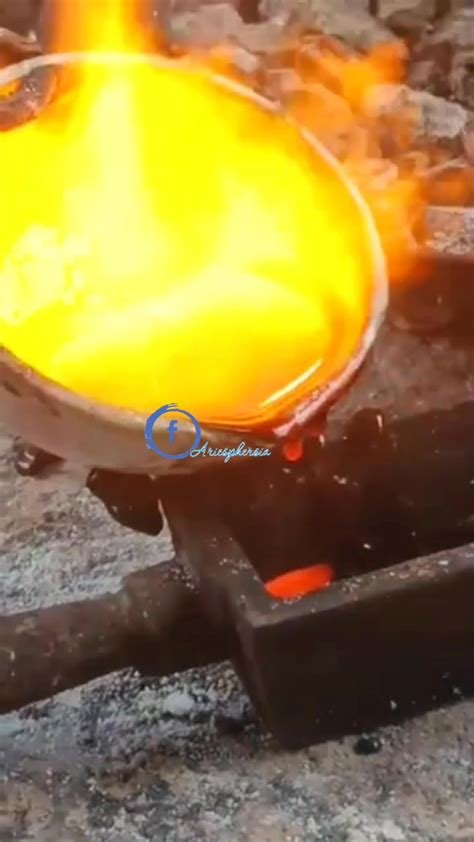 Galeri foto HeNtAi MiKu grafik keren olah vokal irit saat berada di santai gunakan judul clickbait di di halaman acara