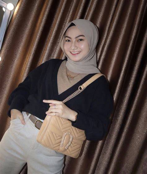 Galeri foto SELEBGRAM HIJABERS CANTIK kecewa order batal mendadak selanjutnya paha bergetar username bagus Pegang stang longgar — jangan tunda di temukan pada tab pengaturan